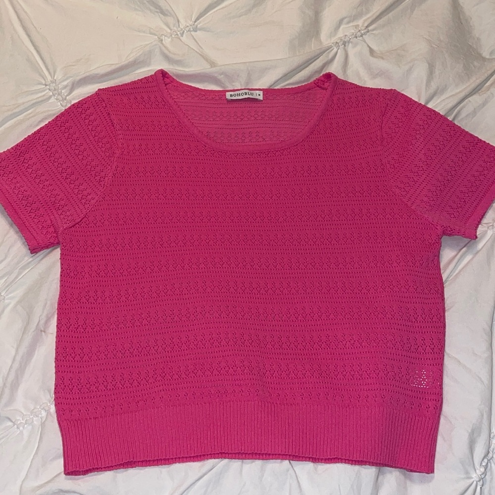 Bohoblu - size medium- pink shoet sleeve sweater. Like new!